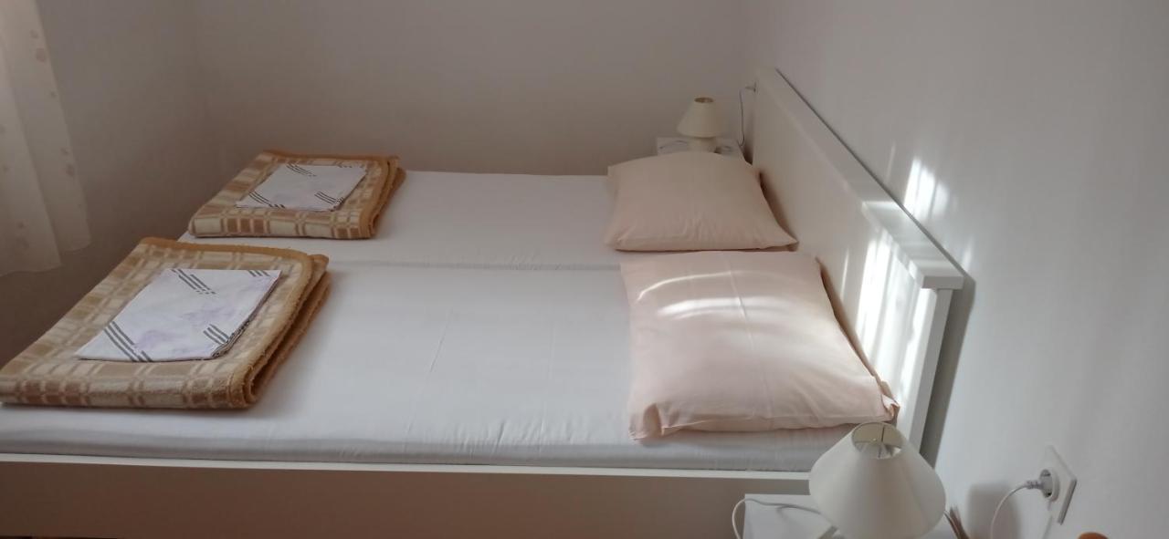 Apartments Tatjana Martinšćica Екстериор снимка