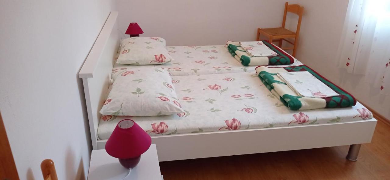 Apartments Tatjana Martinšćica Екстериор снимка