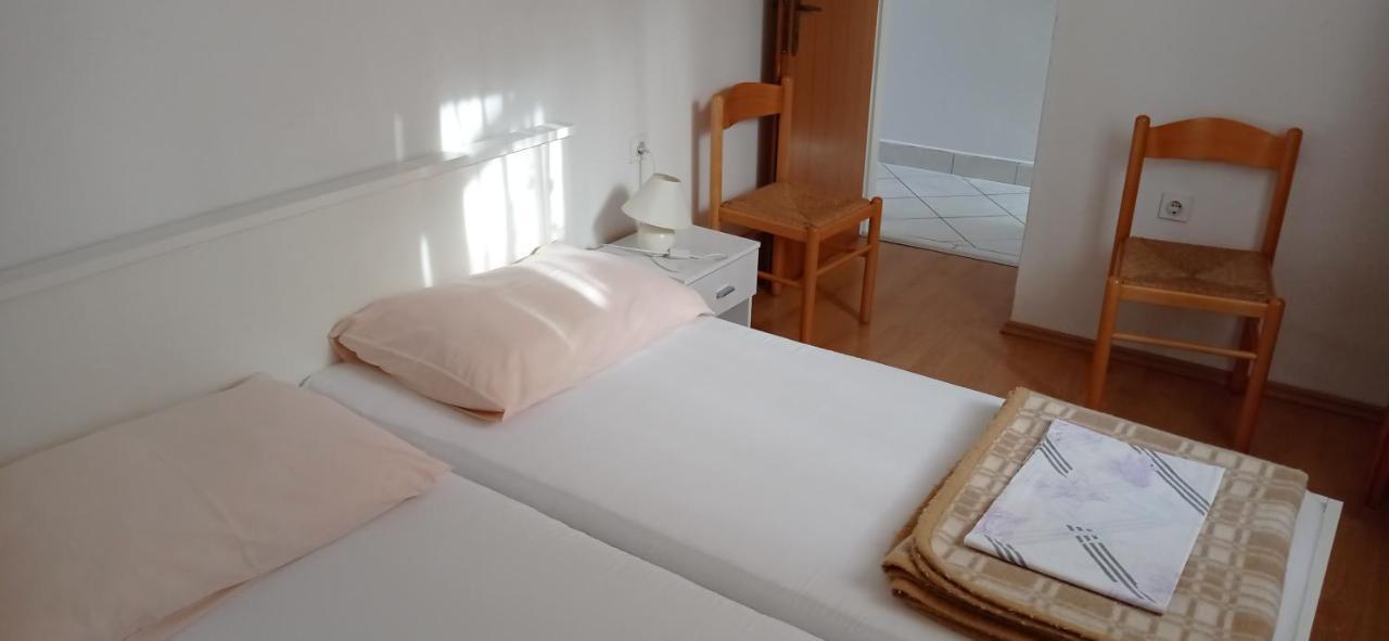 Apartments Tatjana Martinšćica Екстериор снимка