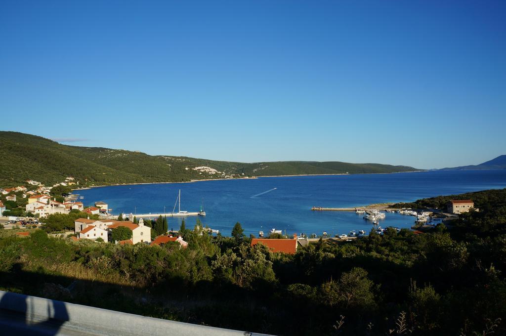 Apartments Tatjana Martinšćica Екстериор снимка