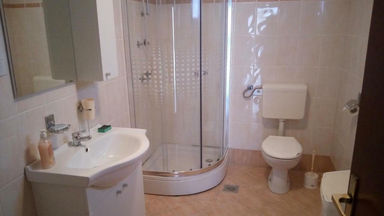 Apartments Tatjana Martinšćica Екстериор снимка