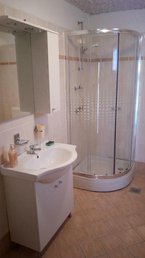 Apartments Tatjana Martinšćica Екстериор снимка